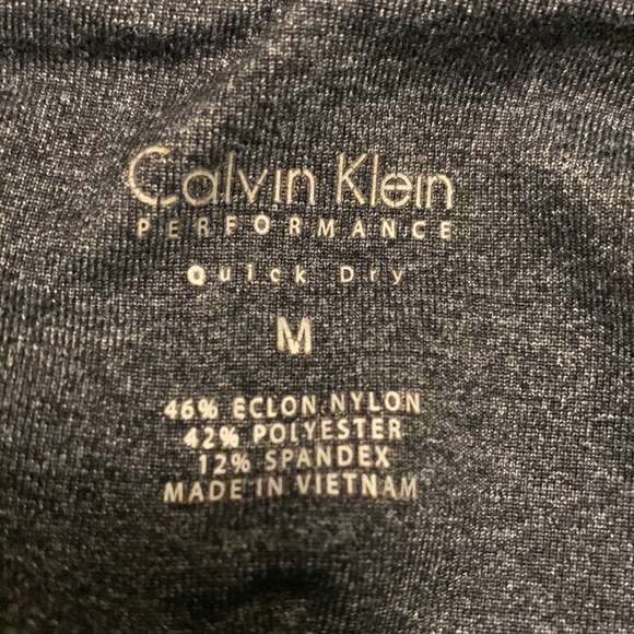 Calvin Klein Medium size. - Picture 5 of 8